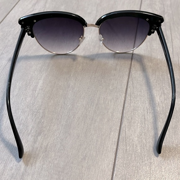 Cat Eye Sunglasses Crystal Detail - Picture 5 of 7